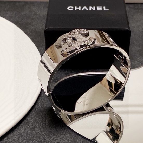 Chanel Wide Diamond Inlaid Bangle