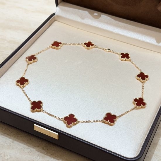 Van Cleef & Arpels VCA Red Agate Clover Pendant Necklace