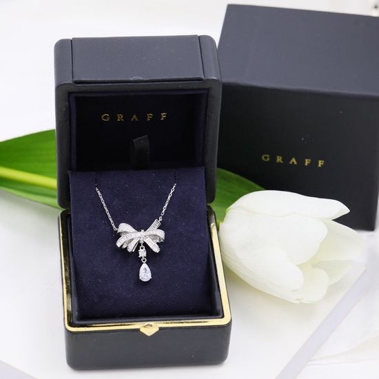 Graff Bowknot Zirconia Pendant Adjustable Necklace