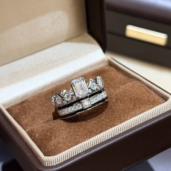 Boucheron Square Diamond Enamel Crown Ring