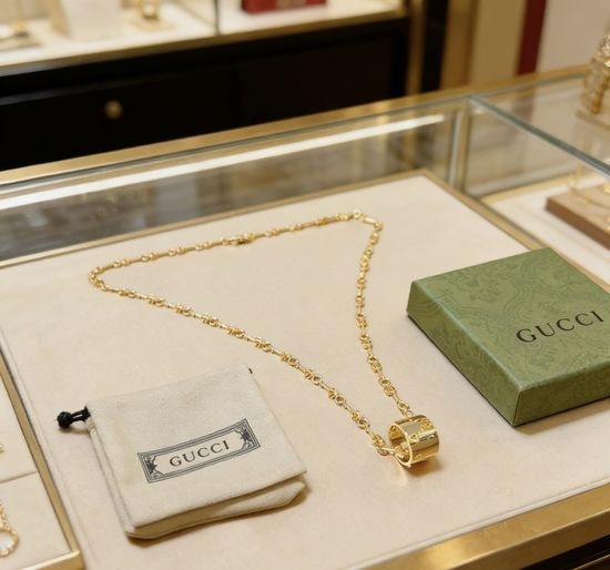 Gucci Vintage Silver Classic Pendant Necklace