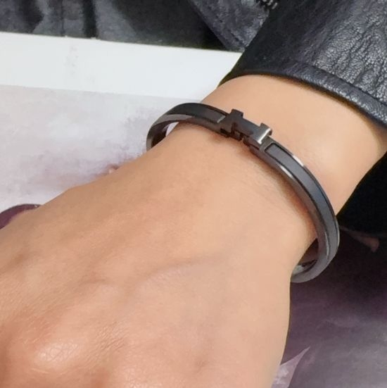 Hermes Enamel Narrow Bangle Premium Elegant Jewelry