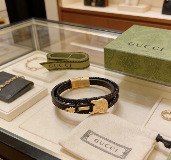 Gucci Genuine Leather Bracelet Vintage Finish