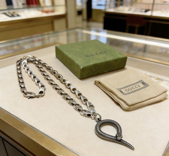 Gucci Vintage Distressed Classic Chain Necklace