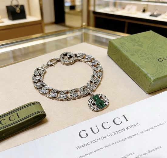 Gucci Timeless Versatile Bracelet Daily Matching Ornament
