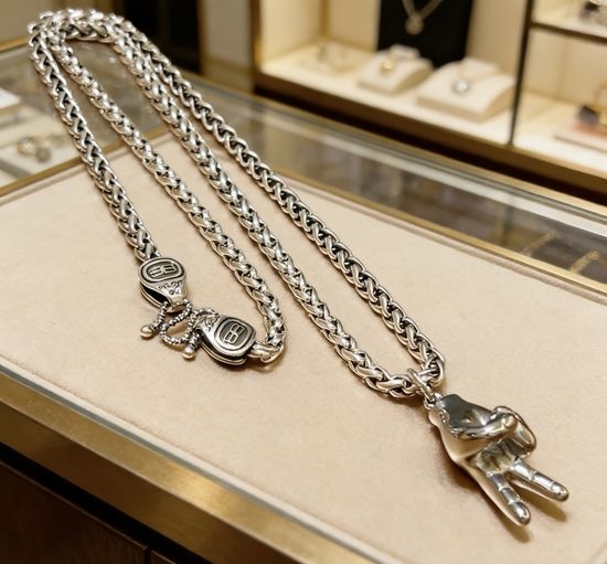 Balenciaga Retro Exquisite Craft Chain Necklace