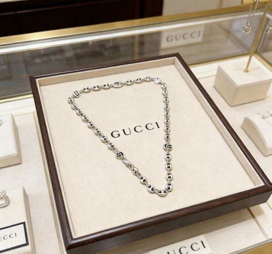 Gucci Luxury Handcrafted Pattern Necklace Premium Style
