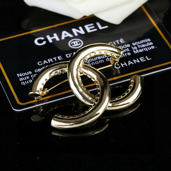 Chanel Exquisitely Designed Stylish Delicate Brooch