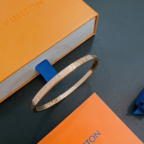 Louis Vuitton LV Classic Bracelet Stylish Versatile Daily Jewelry