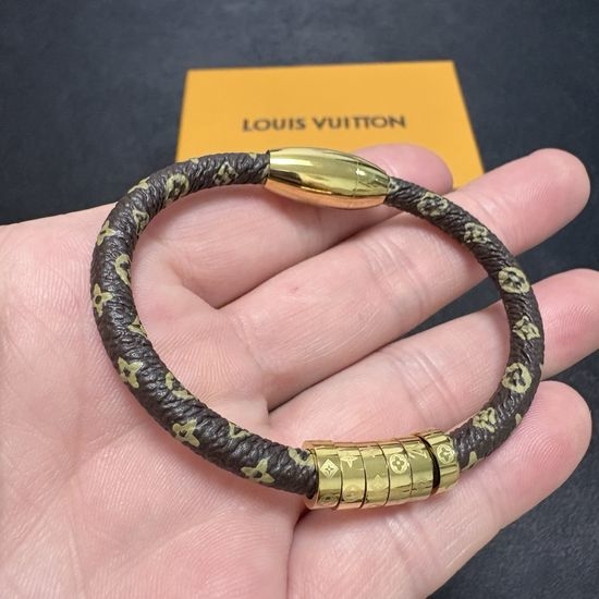 Louis Vuitton LV Printed Leather Bangle Delicate Elegant Jewelry