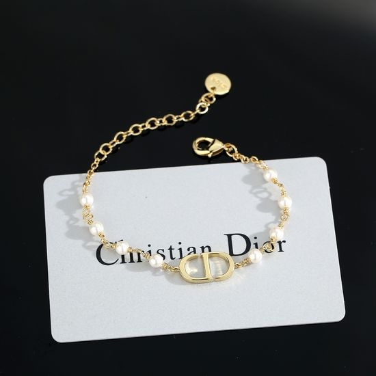 Christian Dior CD Pearl Elegant Classic Fashion Bracelet