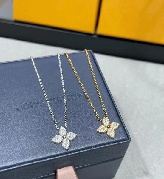 Louis Vuitton LV Four Leaf Clover Classic Necklace