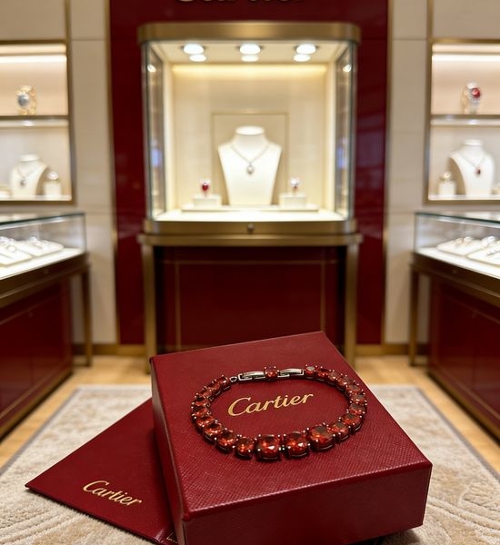 Cartier Sleek V-Gold Timeless Bracelet