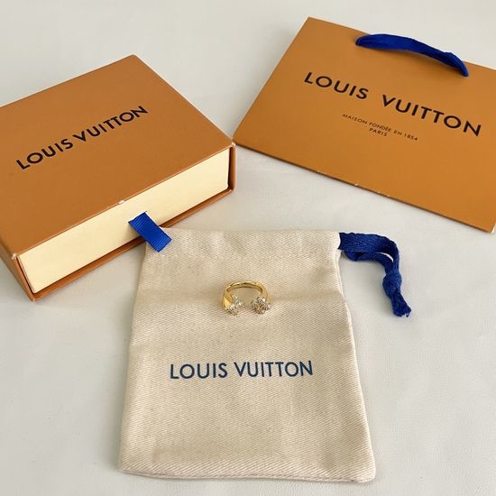 Louis Vuitton LV Unique Retro Trendy Fashion Ring