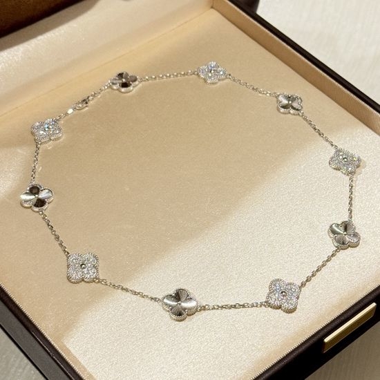 Van Cleef & Arpels VCA Premium Laser Cut Pendant Chain Necklace
