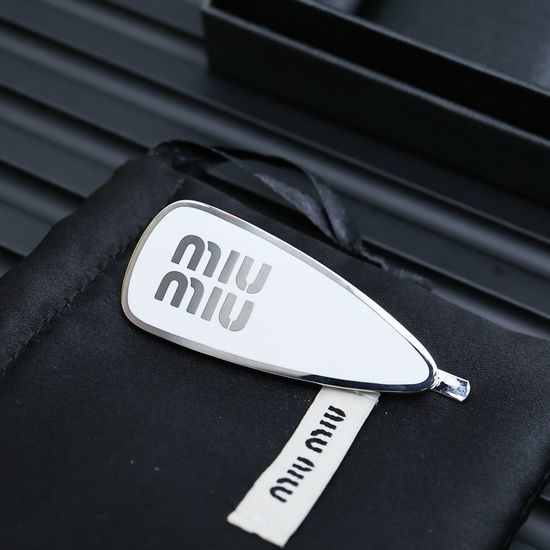 Miu Miu Enamel Letter Decor Hair Clip