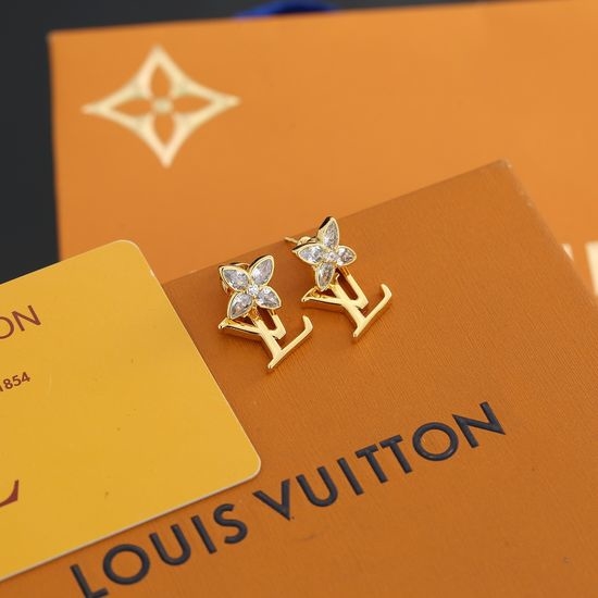 Louis Vuitton LV Elegant Stylish Stud Earrings