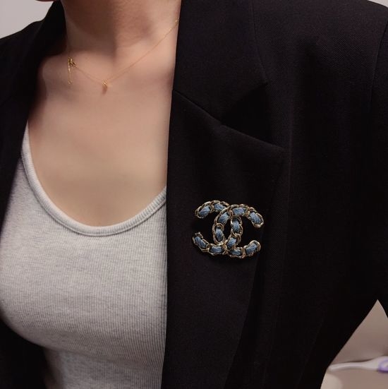 Chanel Fabric Brooch Versatile Daily Accessory