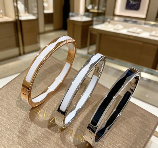 Bvlgari Snake Bone Pattern Polished Metal Bangle