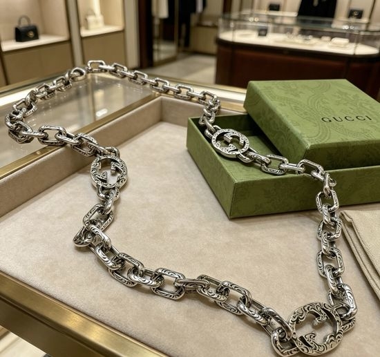 Gucci Classic Vintage Silver Pendant Necklace