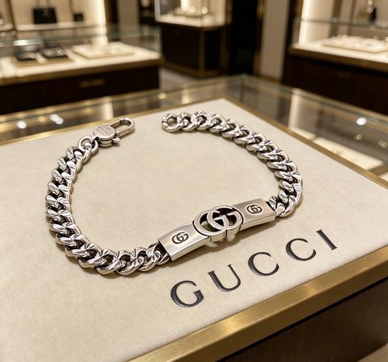 Gucci Premium Delicate Stylish Bracelet