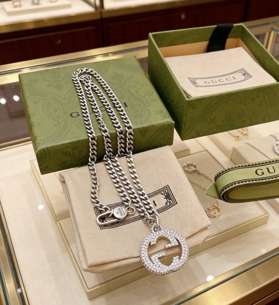 Louis Vuitton LV Full Rhinestone Adjustable Length Necklace