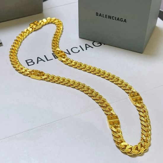 Gucci Retro Style Fine Crafted Necklace