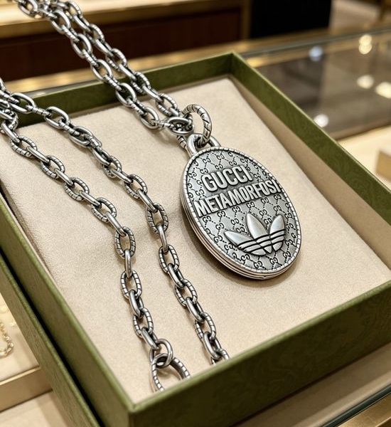 Gucci Adjustable Retro Distressed Necklace All Match