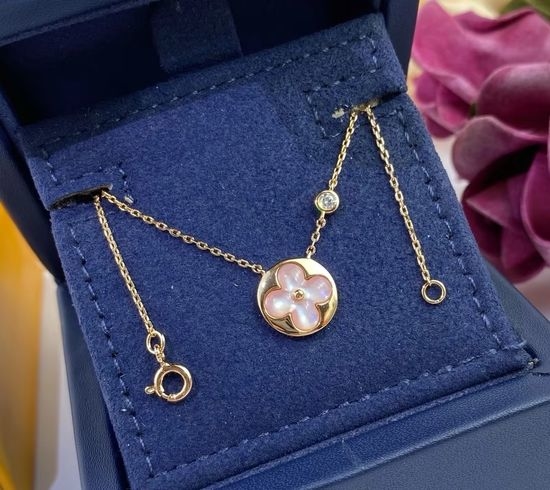 Louis Vuitton LV Round Pink Shell Diamond Necklace