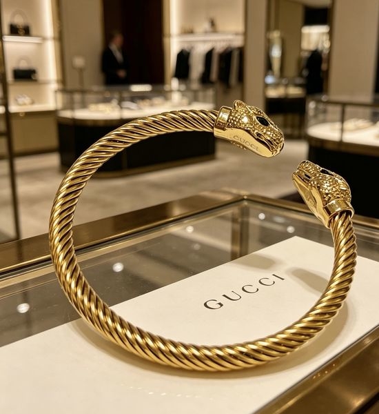 Gucci Antique Silver Handcrafted Bangle Jewelry