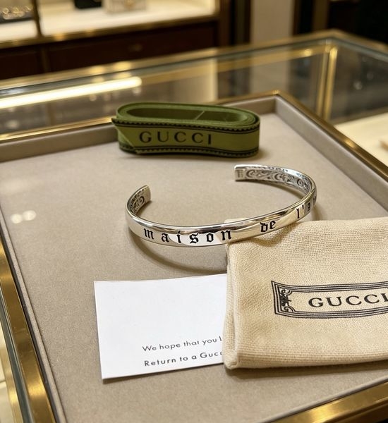 Gucci Vintage Silver Bangle Distressed Classic Jewelry