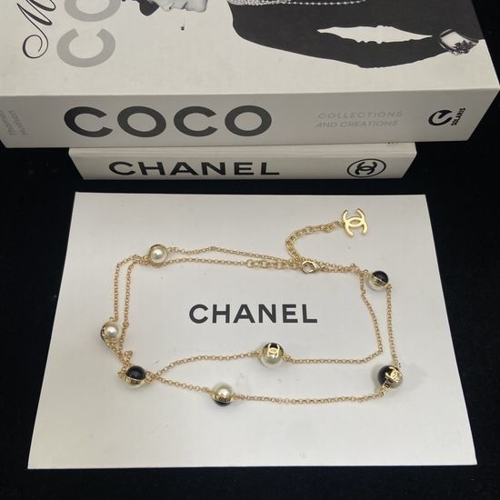 Chanel Two Tone Pearl Sweater Chain