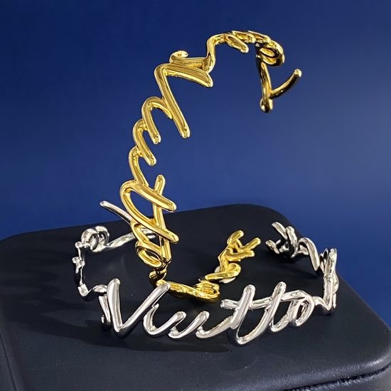 Louis Vuitton LV Open C-shaped Letter Bracelet