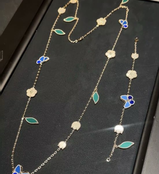 Van Cleef & Arpels VCA Unique Floral Motif Sweater Chain
