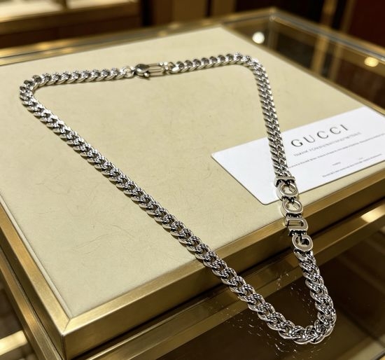 Gucci Vintage Distressed Pendant Necklace Classic Design