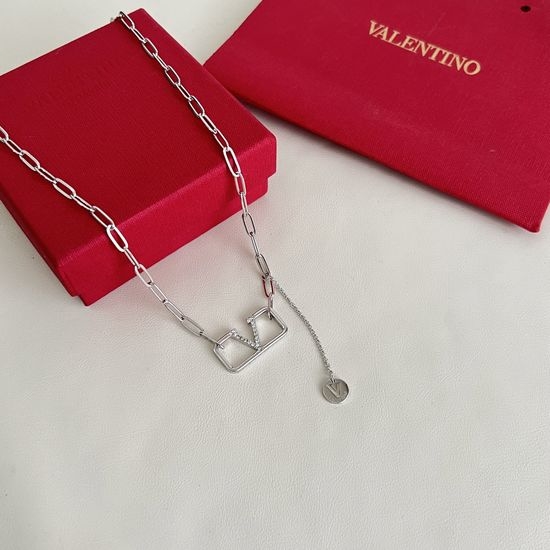 Valentino Simple Elegant All-match Fashion Necklace
