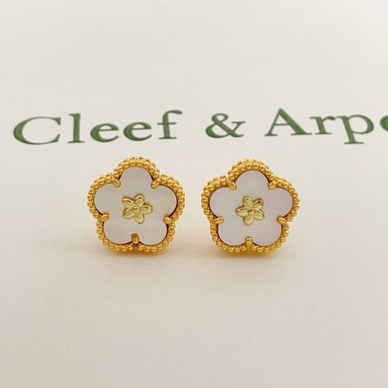 Van Cleef & Arpels VCA Gold Mother of Pearl Flower Earrings