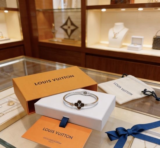 Louis Vuitton LV Classic Pattern Versatile Casual Bracelet