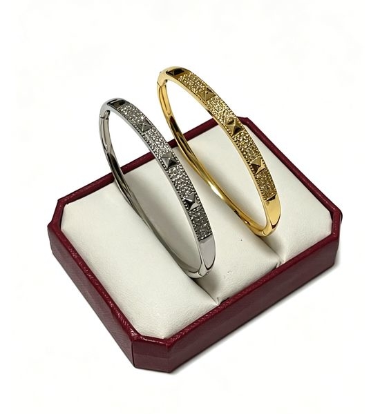 Cartier Classic V-gold Bangle Bracelet