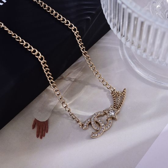 Chanel Elegant Carved Face-Flattering Jewelry Set