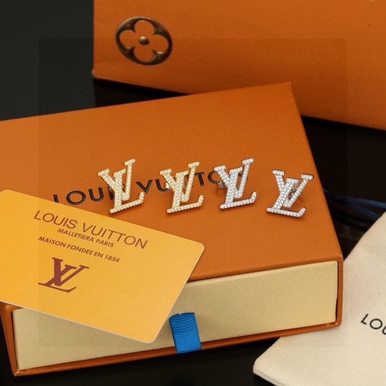 Louis Vuitton LV Polished Classic Versatile Stud Earrings