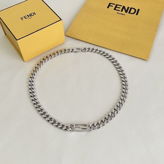 Fendi Classic Elegant Necklace Ideal For Daily Outfits