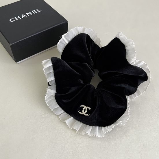 Chanel Elegant Vintage Hair Accessory