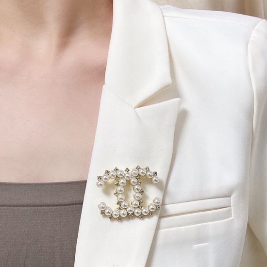 Chanel Elegant Pearl Diamond Brooch