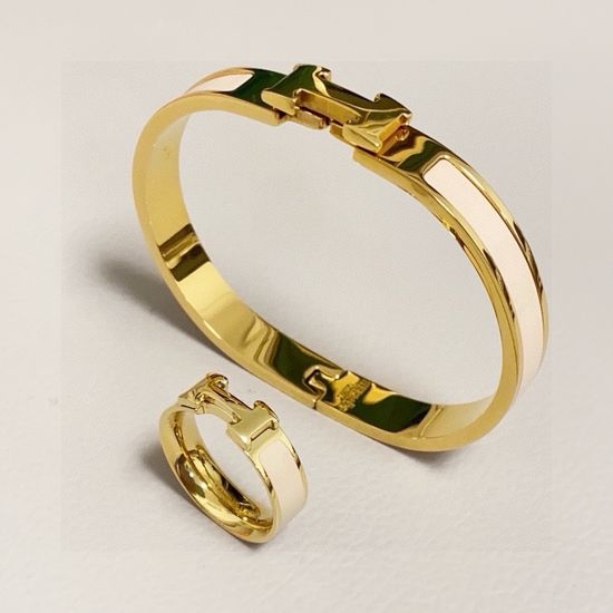 Hermes Enamel Bangle Fine Craftsmanship Versatile Wear