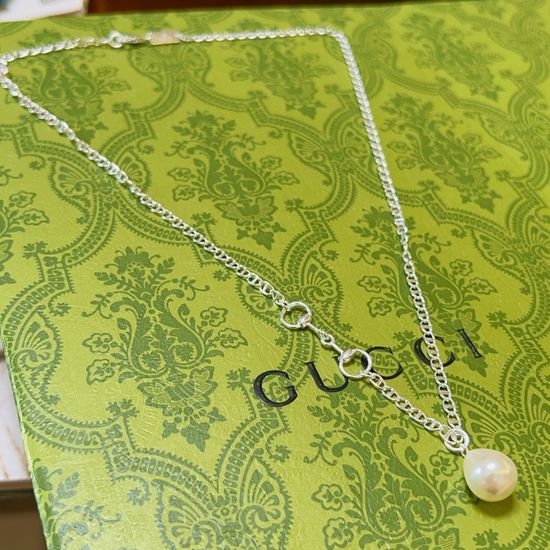 Gucci Vintage Double Ring Pendant Necklace