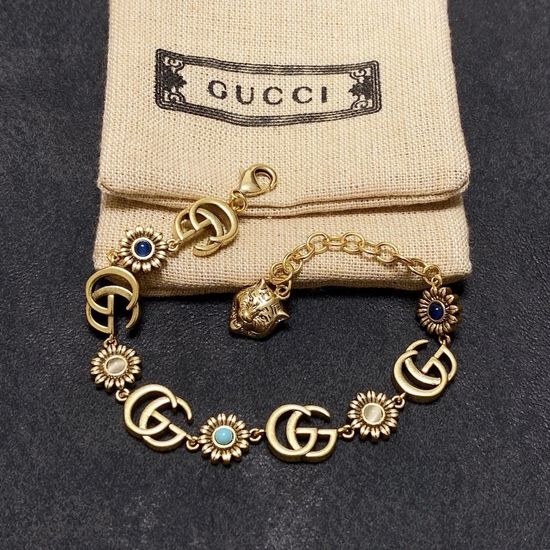 Gucci Classic Double G Engraved Bracelet