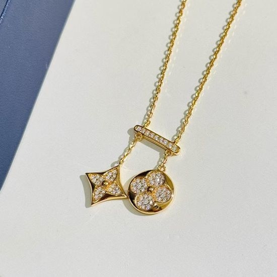 Louis Vuitton LV Classic Four Leaf Clover Clavicle Necklace