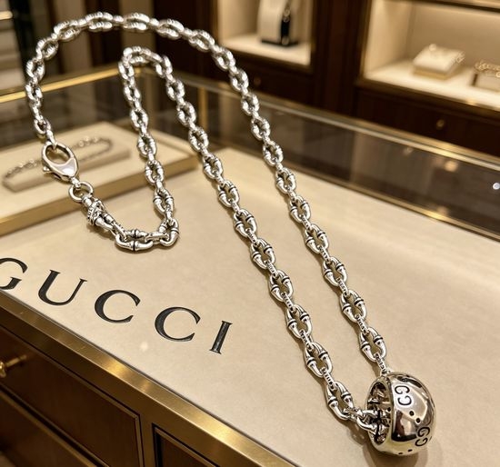 Gucci Vintage Silver Pendant Necklace Classic Style
