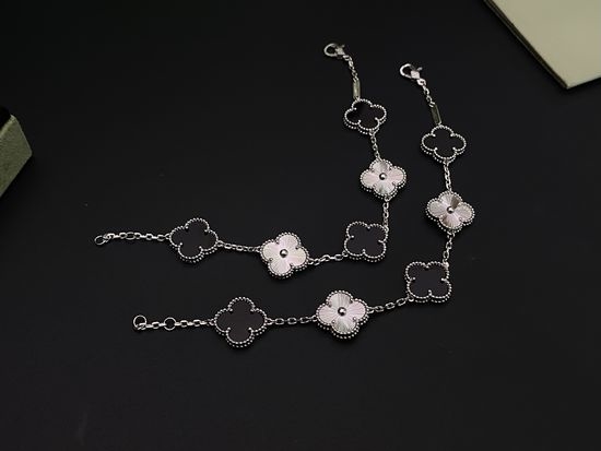 Van Cleef & Arpels VCA Four Leaf Clover Five Flower Bracelet Agate Jewelry